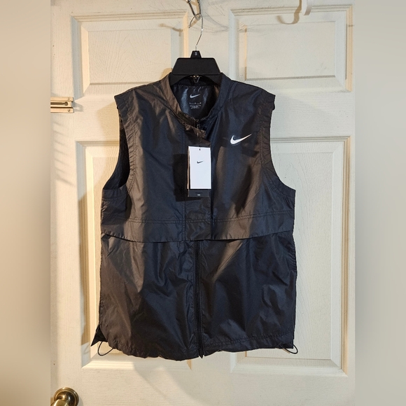 Nike Women's Sleeveless Full-Zip Tour Repel Golf Vest: BLACK: NEW WITH TAGS: M - Picture 2 of 9